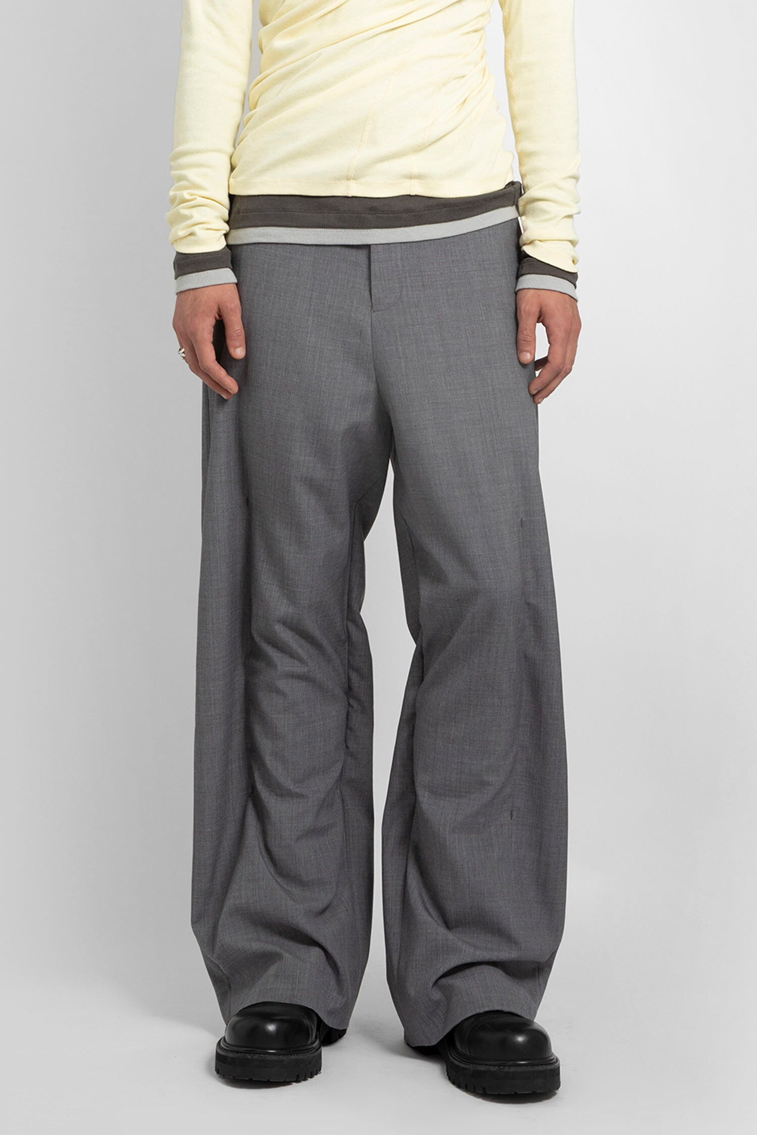 KARMUEL YOUNG MAN GREY TROUSERS