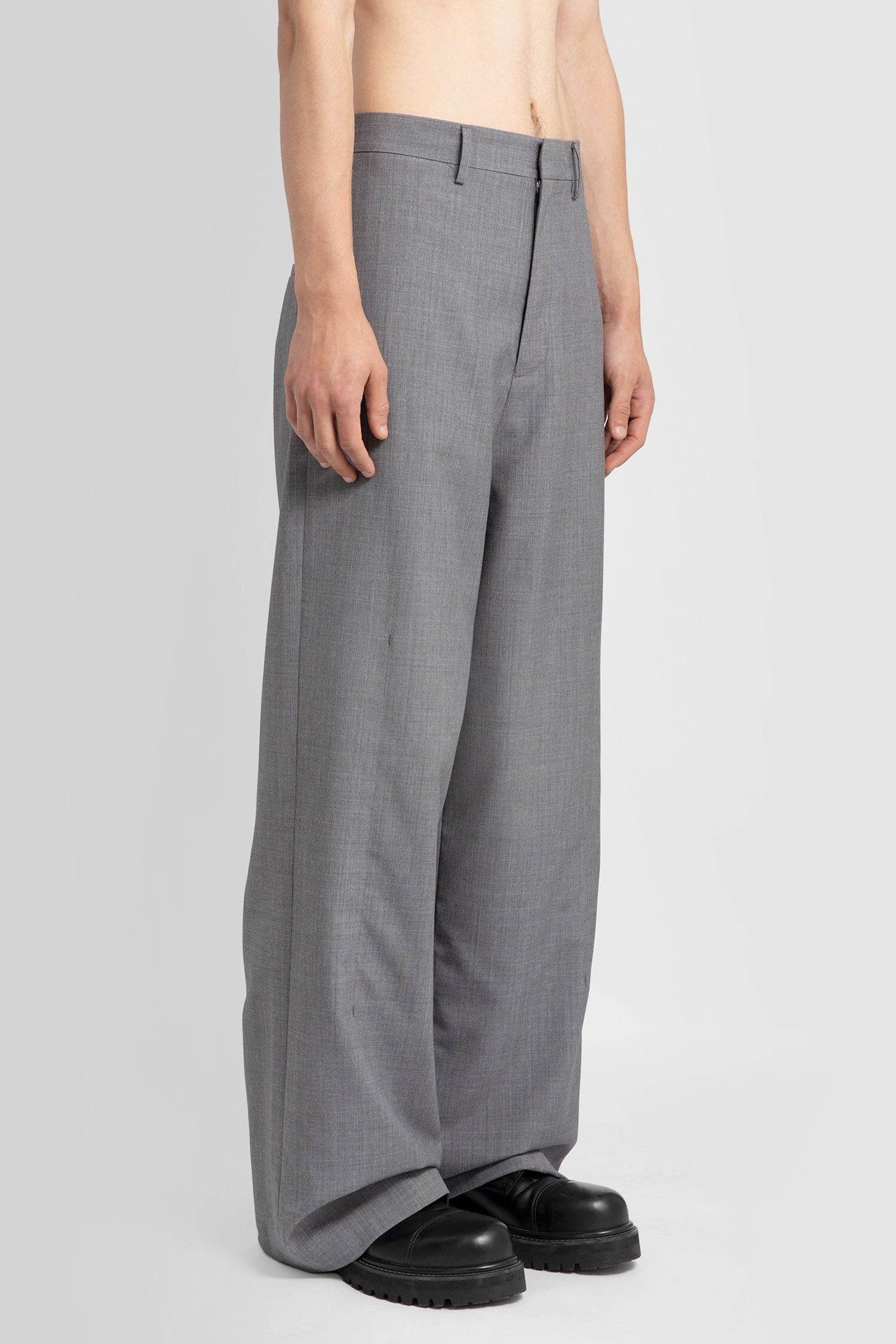 KARMUEL YOUNG MAN GREY TROUSERS