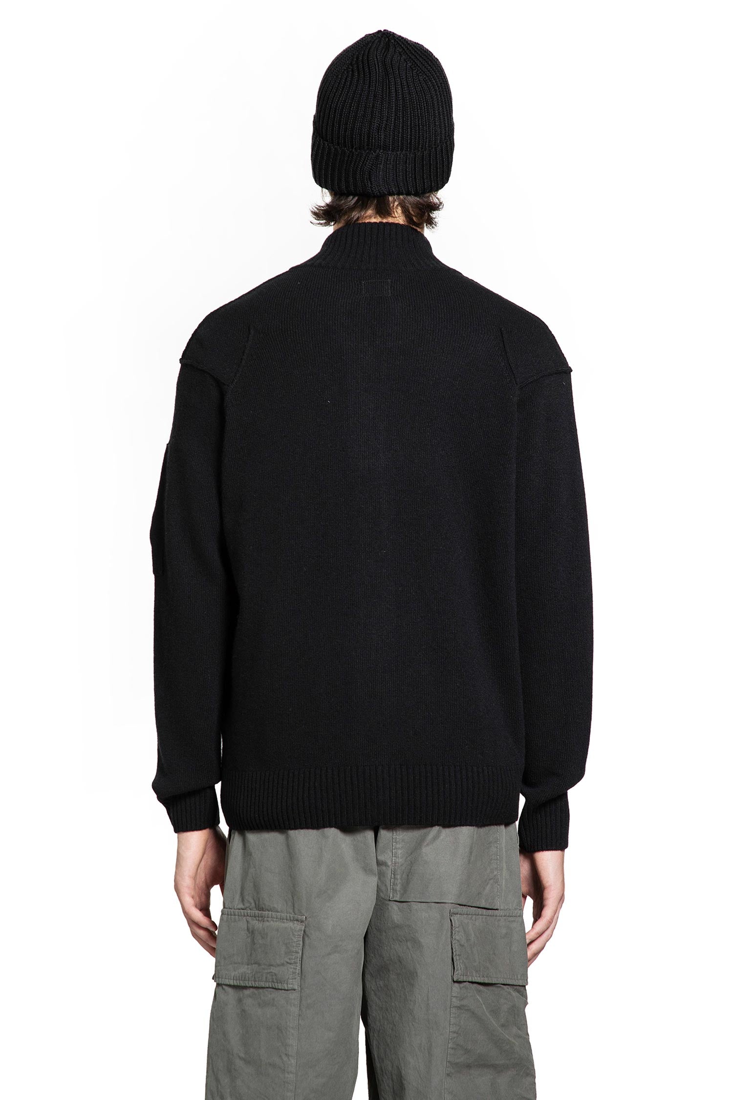 C.P. COMPANY MAN BLACK KNITWEAR