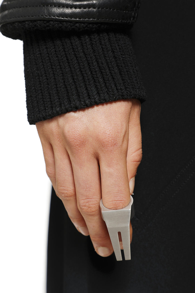 
              RICK OWENS Open Trunk Ring man
            