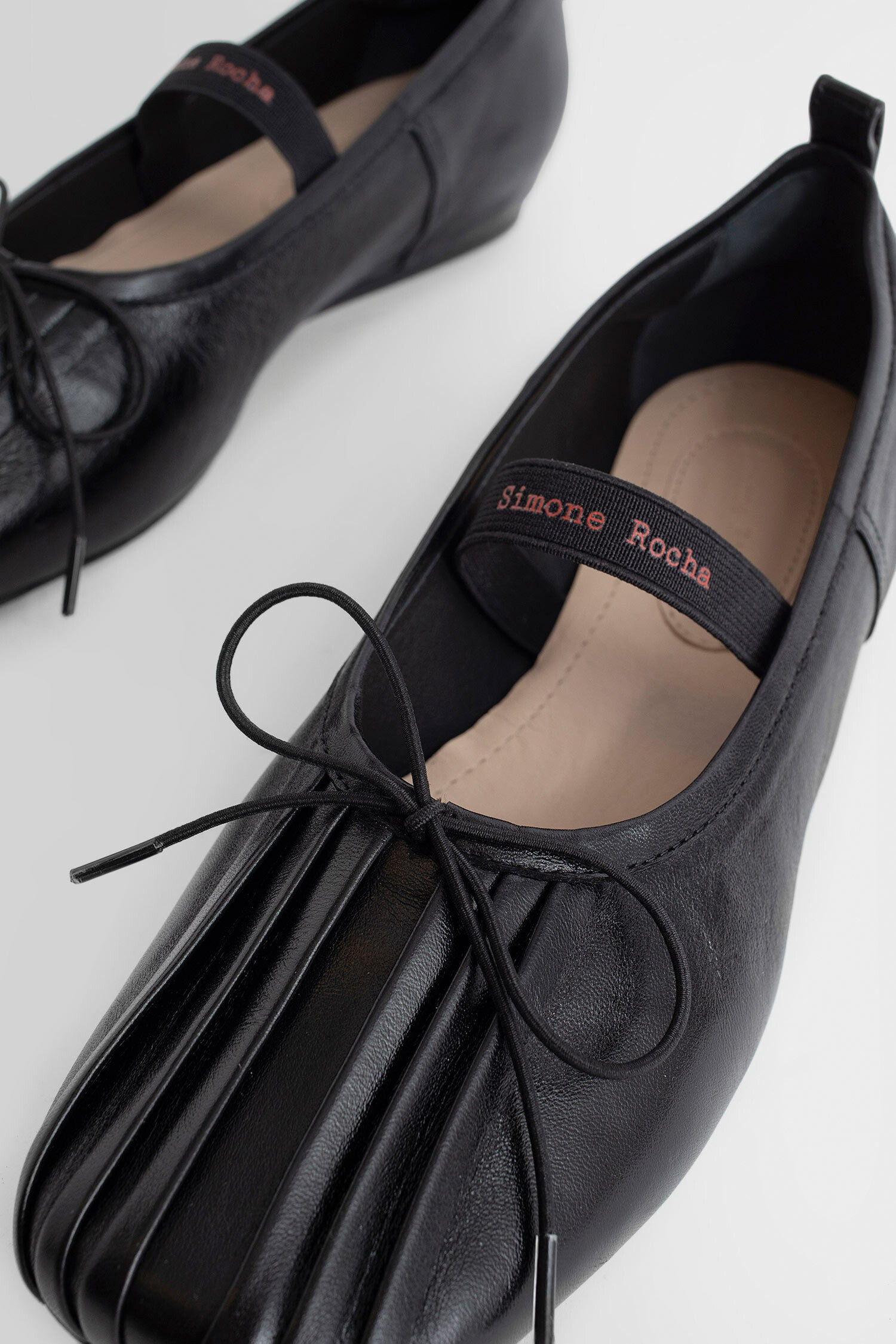 SIMONE ROCHA WOMAN BLACK FLATS