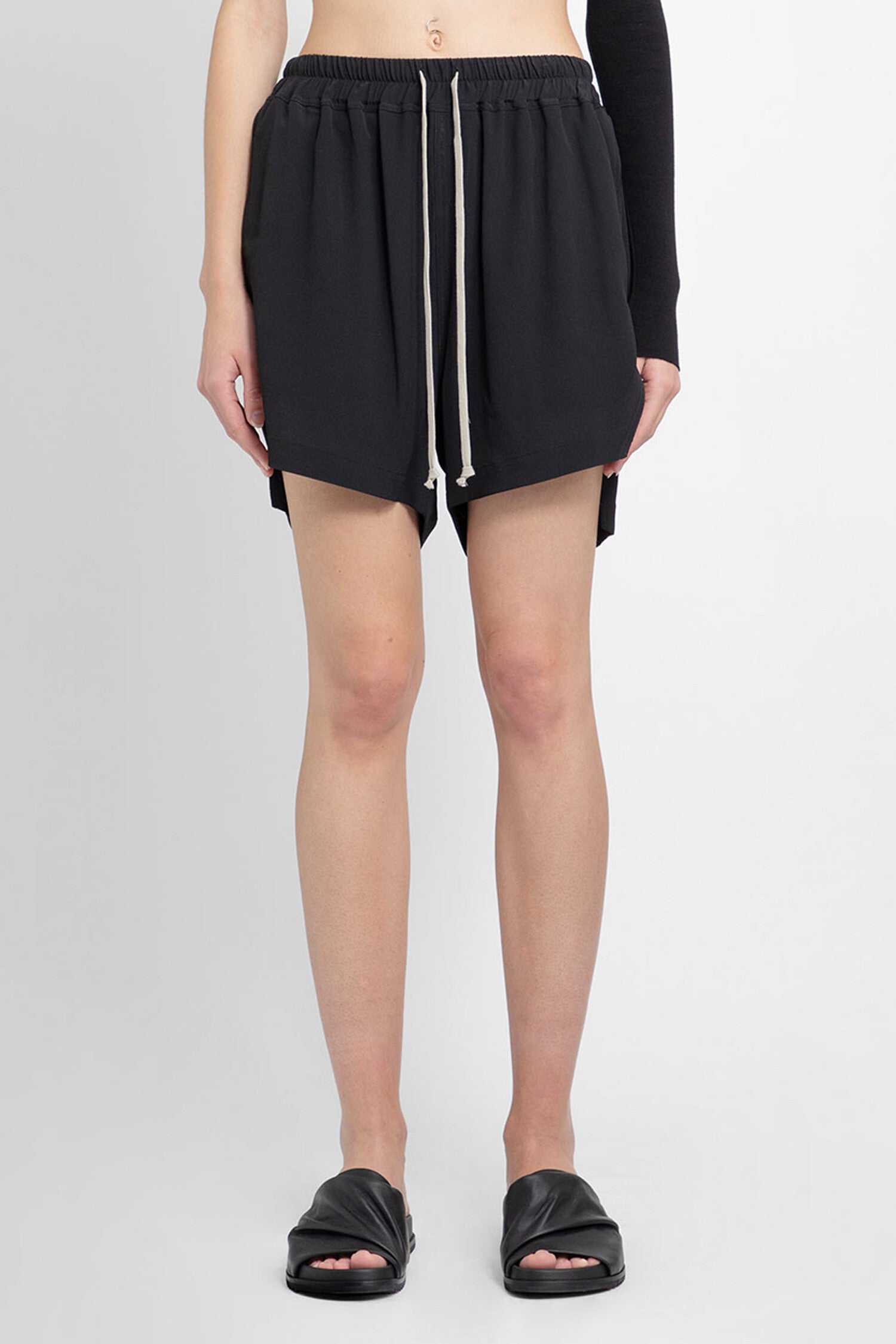 RICK OWENS WOMAN BLACK SHORTS