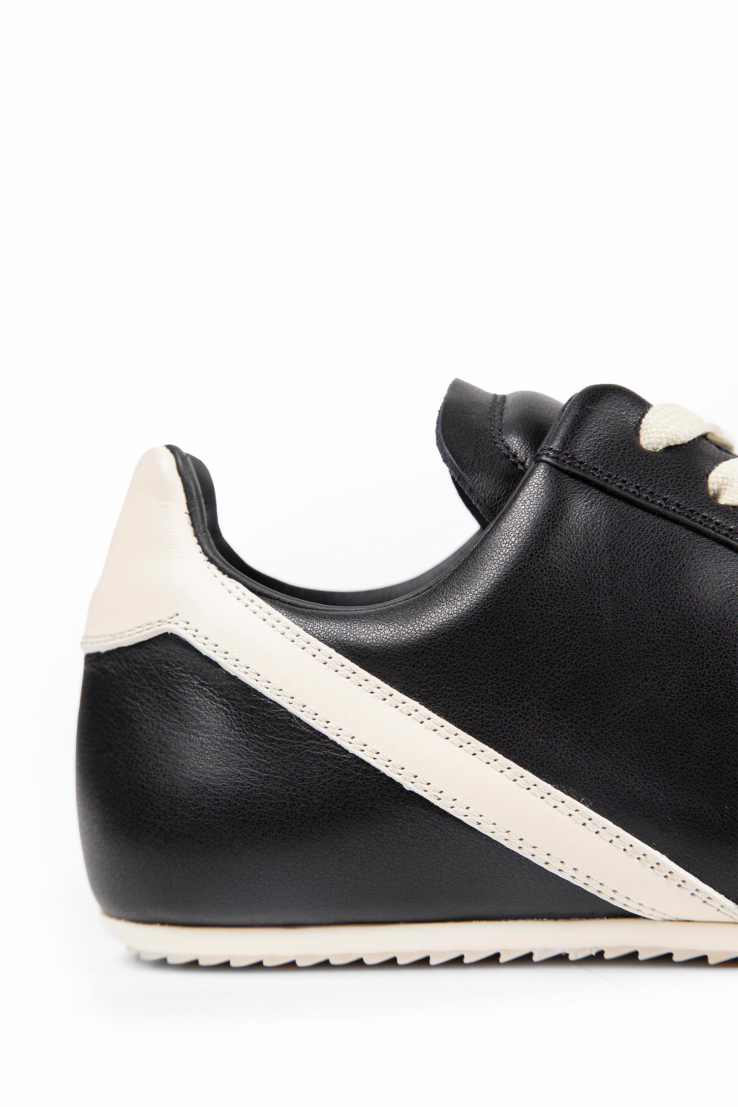 Concordians Minimal Sneakers