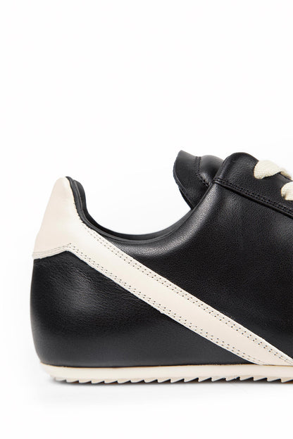 Concordians Minimal Sneakers