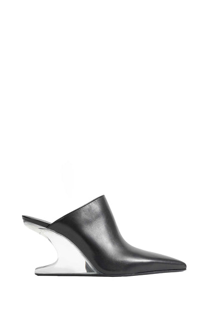 Sharp Cantilever 8 Sabot