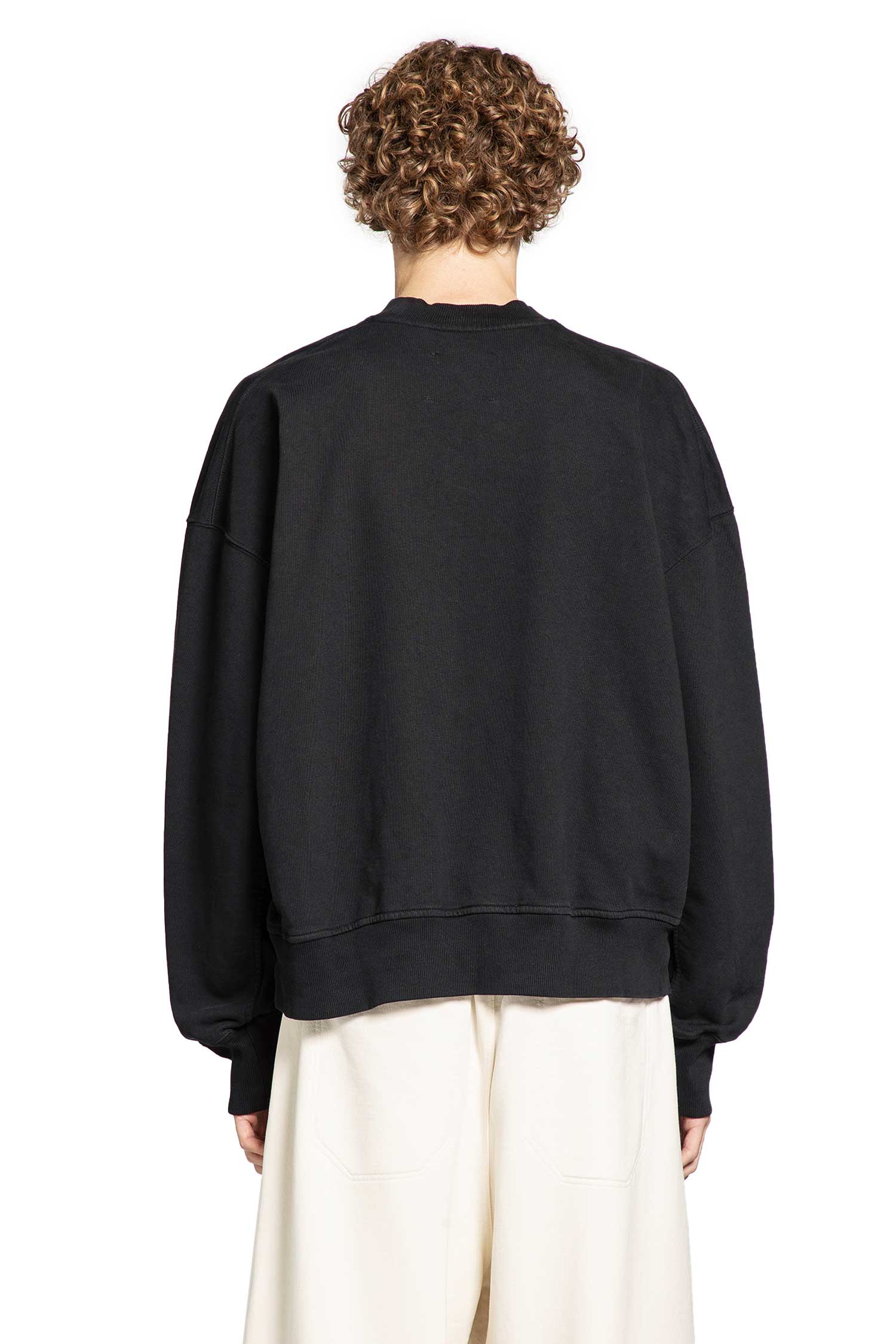 ROADLESS MAN BLACK SWEATSHIRTS