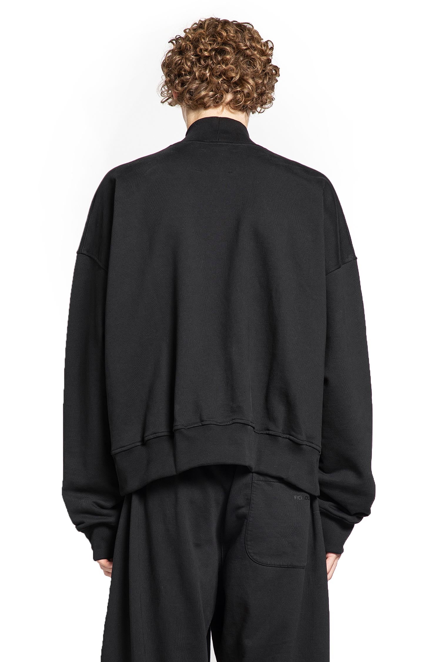 ROADLESS MAN BLACK SWEATSHIRTS