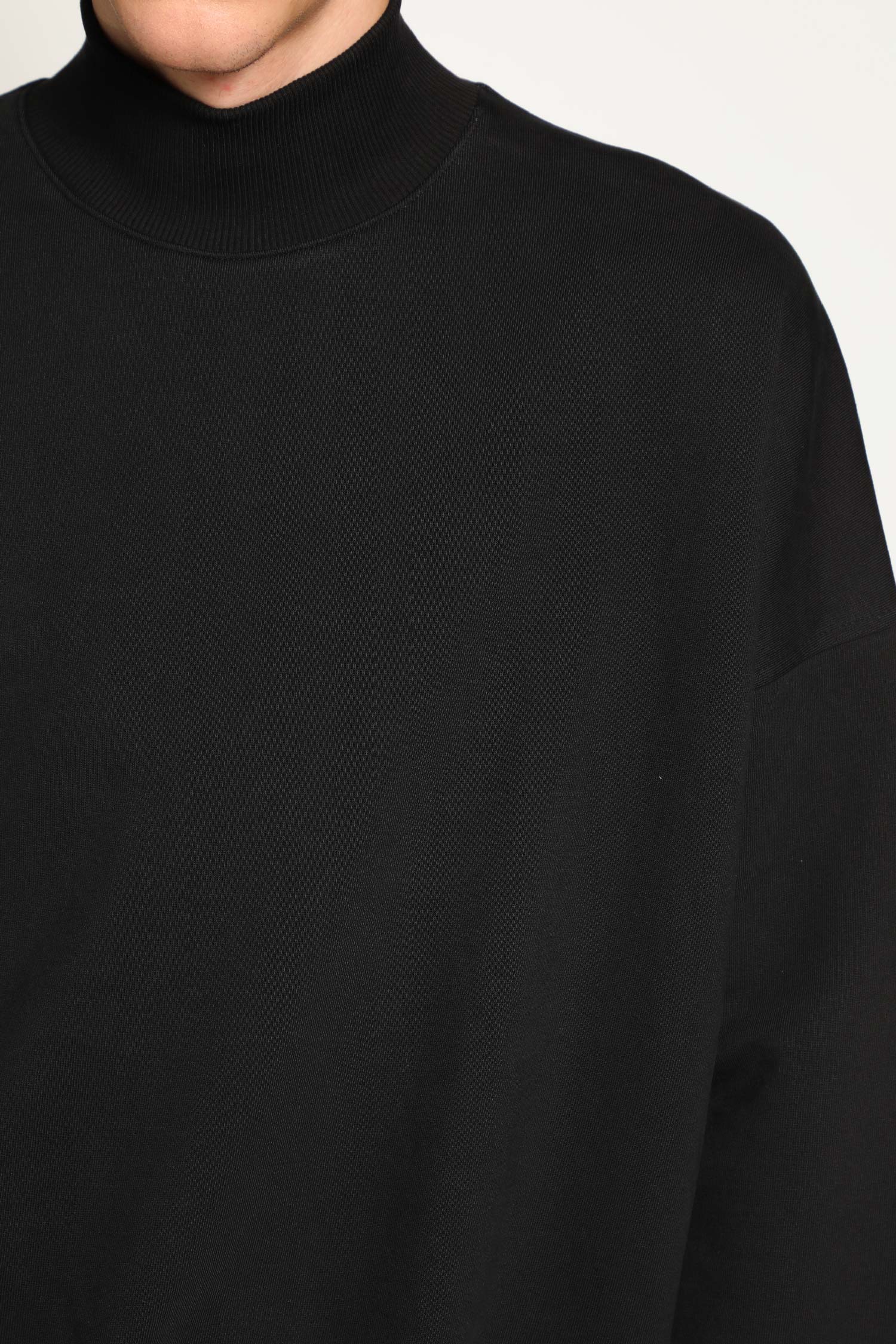 ROADLESS MAN BLACK SWEATSHIRTS