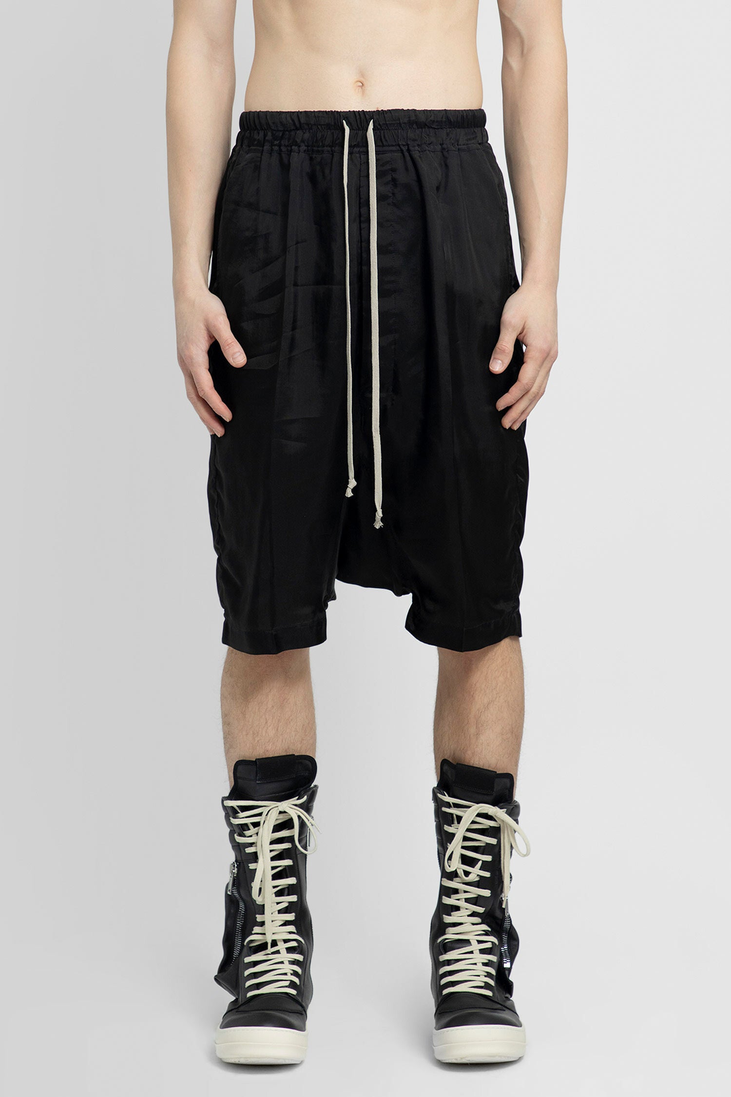 RICK OWENS SHORTS BLACK WOMAN