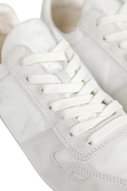 Temple Minimal Sneakers