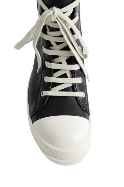 Temple Sneaks Sneakers