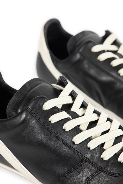 Concordians Minimal Sneaks