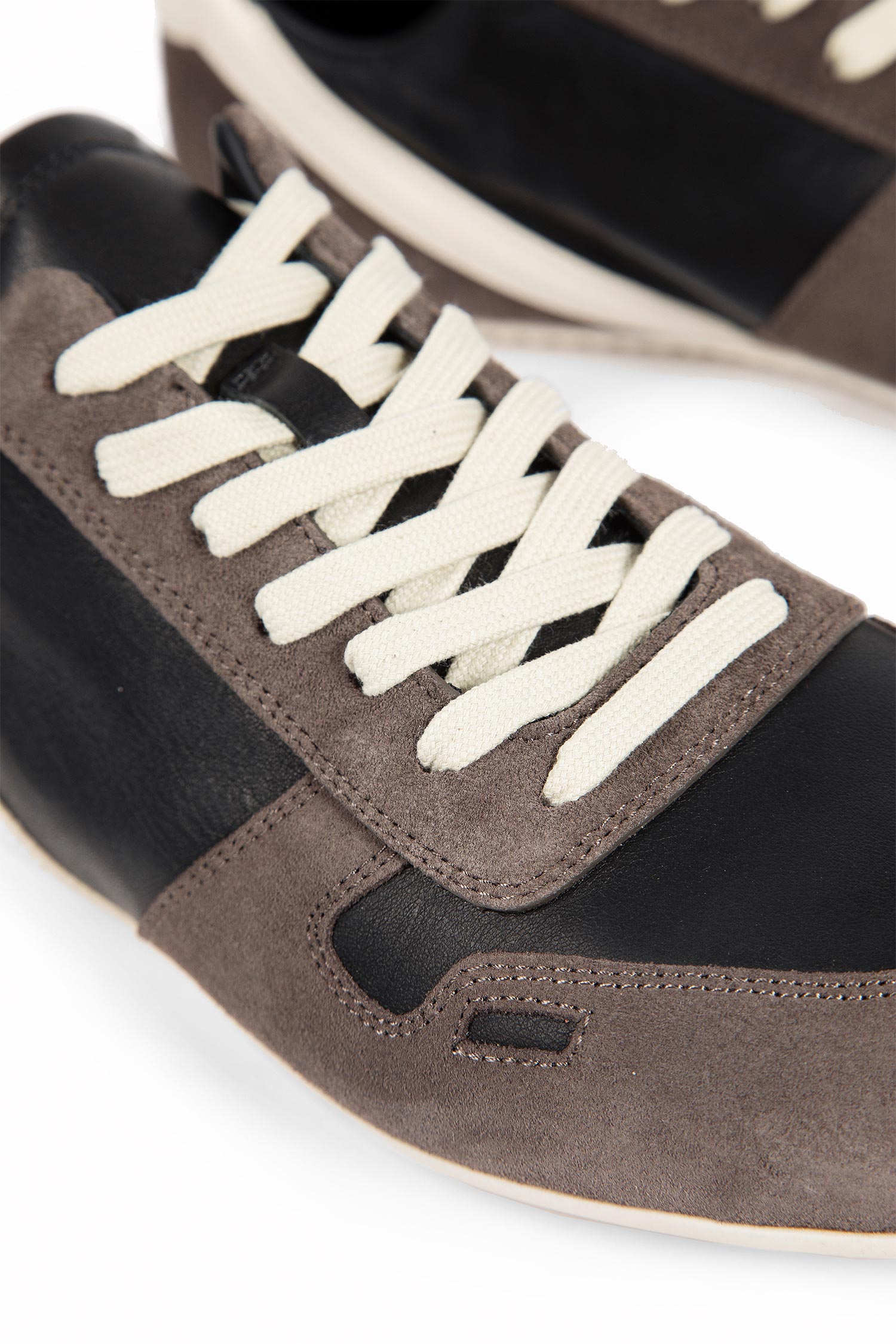 Concordians Minimal Sneakers