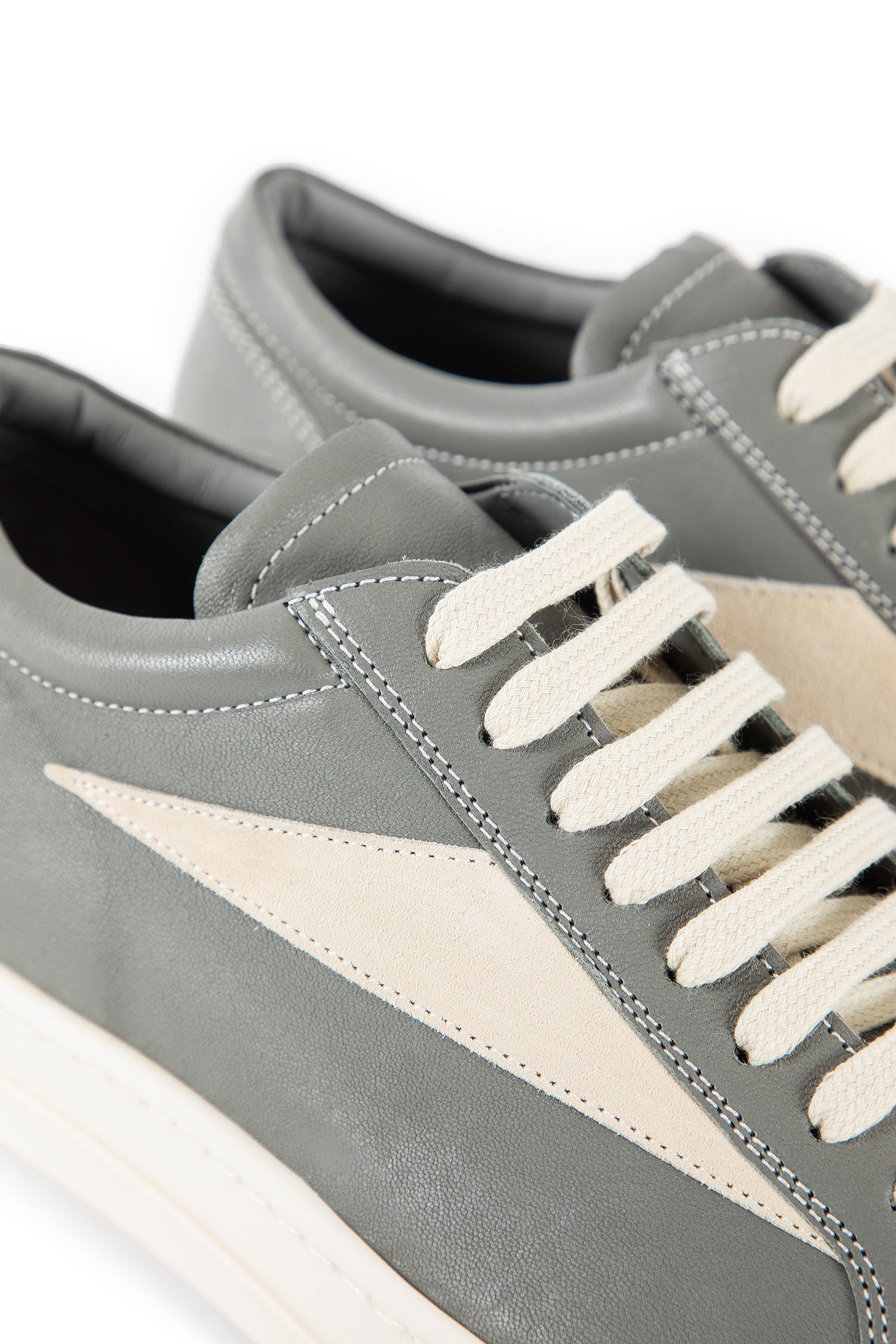 Concordian Vintage Sneaks