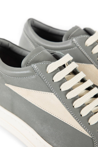 Concordian Vintage Sneaks
