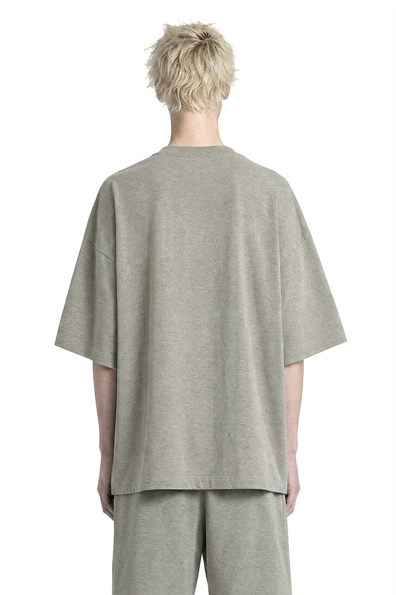 
              FEAR OF GOD ESSENTIALS Merch Tee Boxy Fit man
            