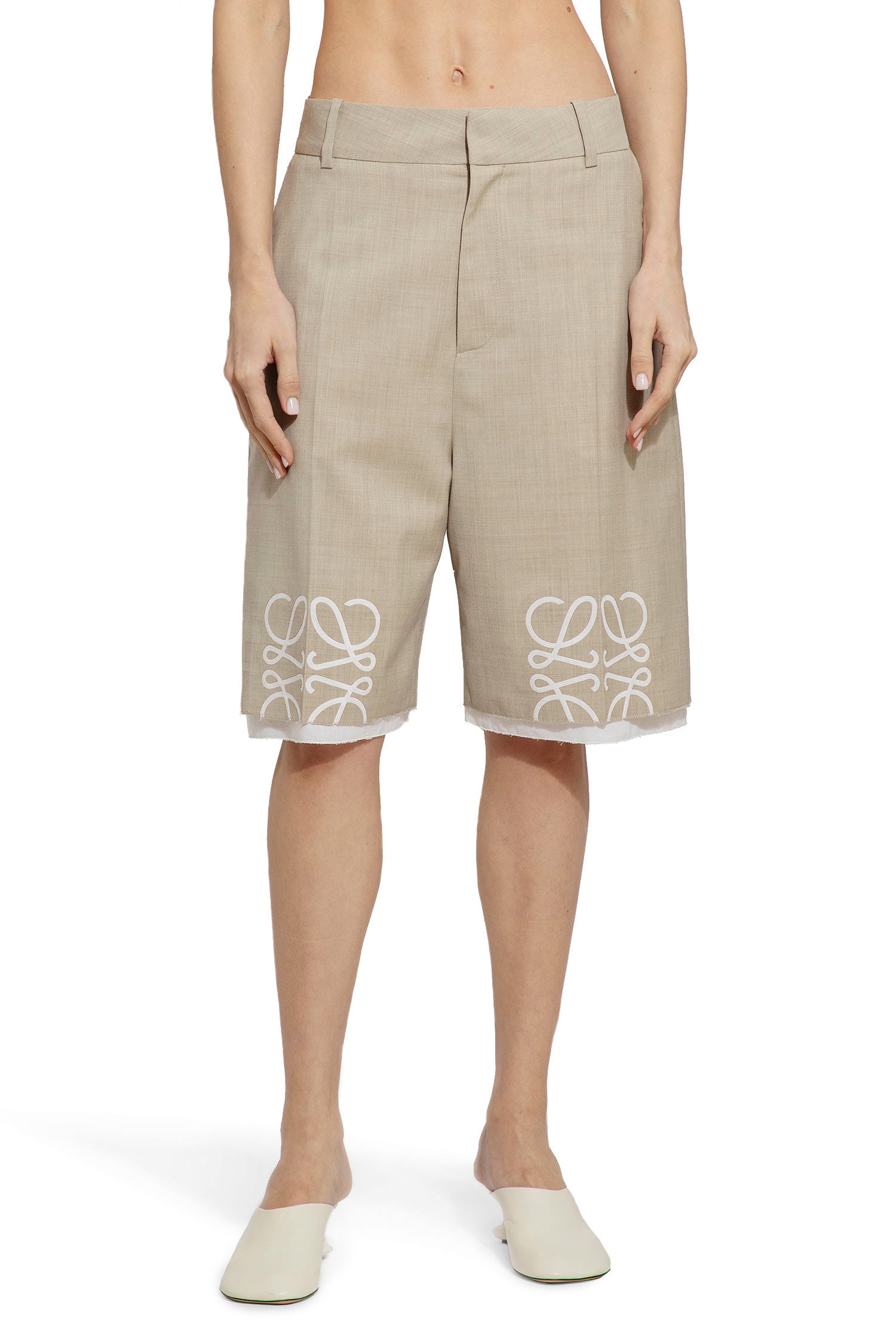 LOEWE WOMAN BEIGE SHORTS