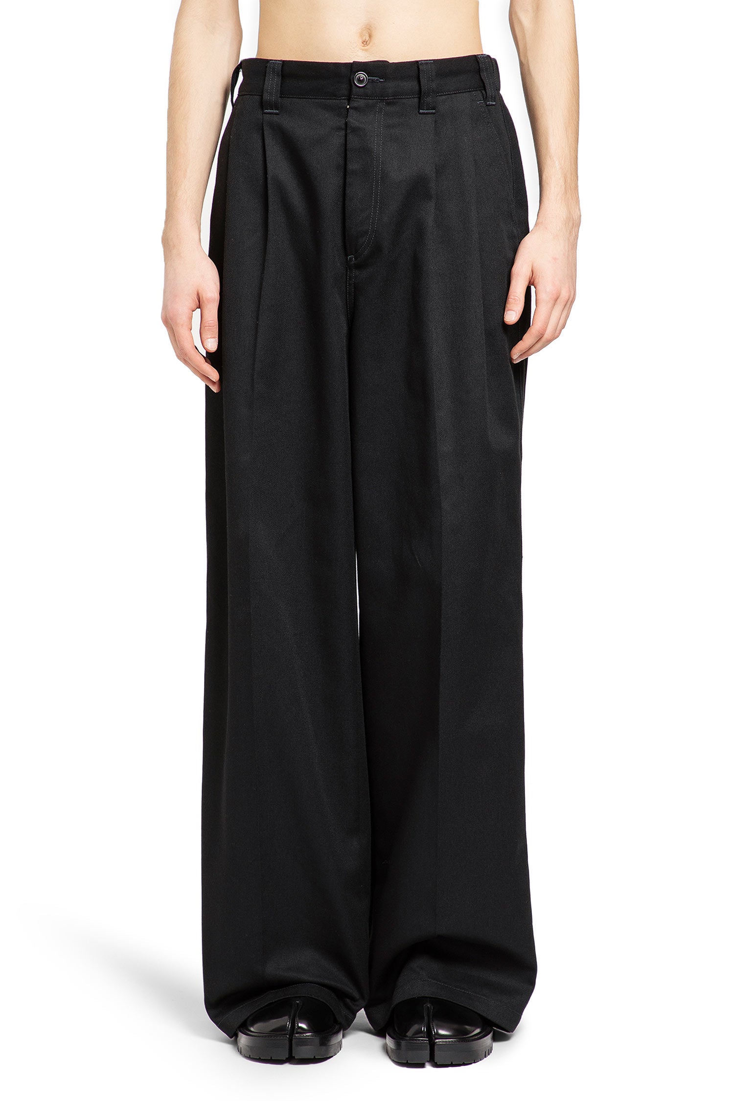 MAISON MARGIELA MAN BLACK TROUSERS