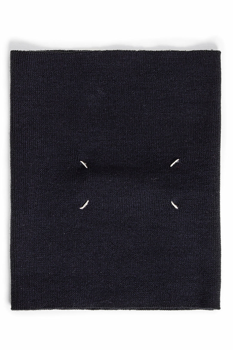 4-Stithc Wool Scarf