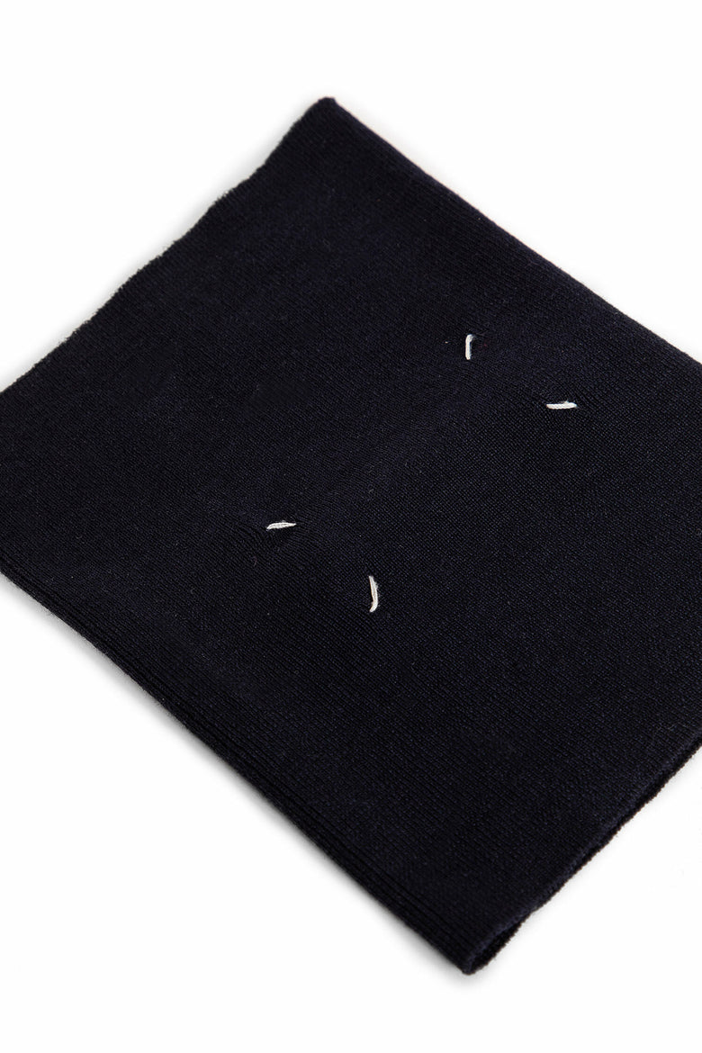 4-Stithc Wool Scarf