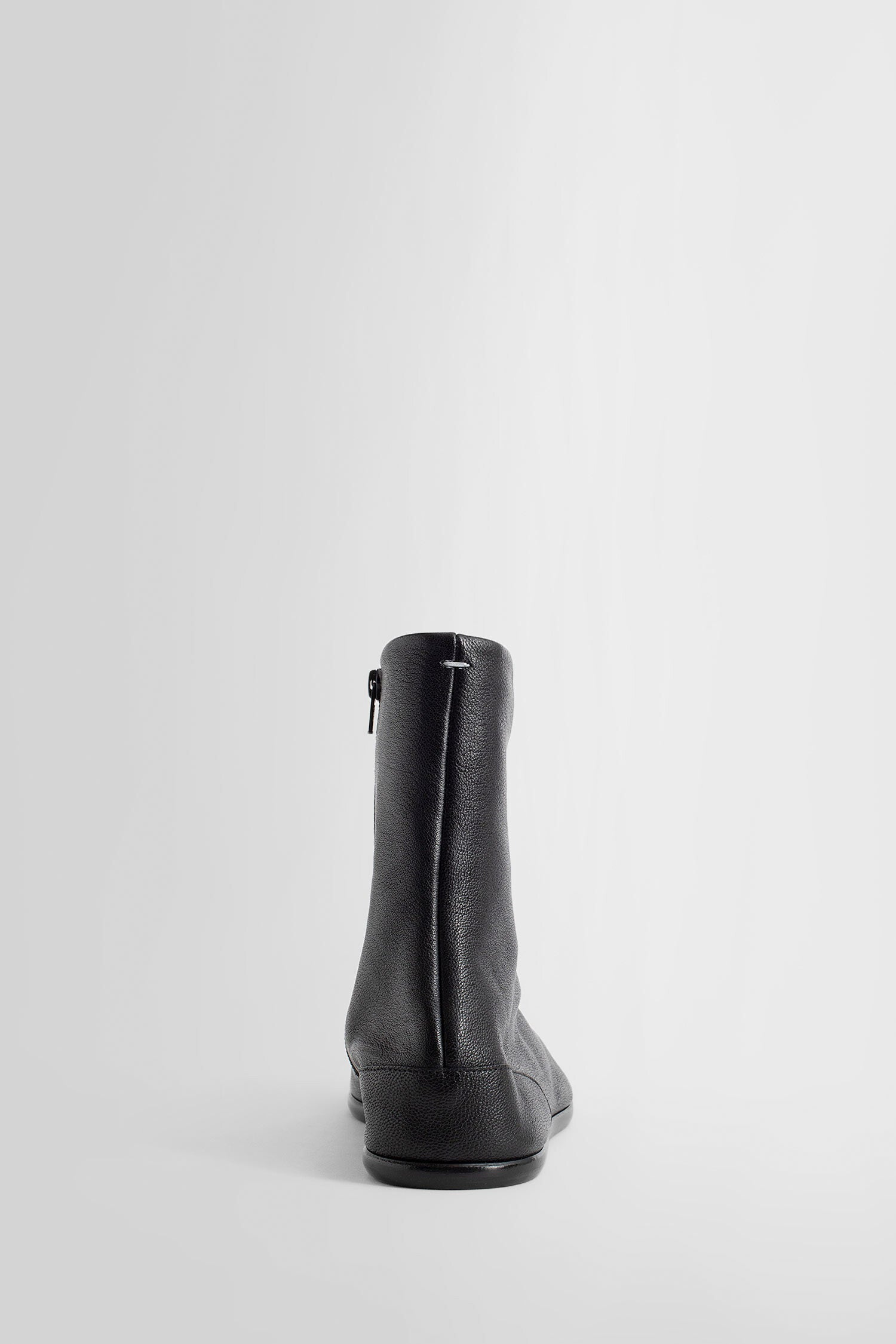 MAISON MARGIELA MAN BLACK BOOTS