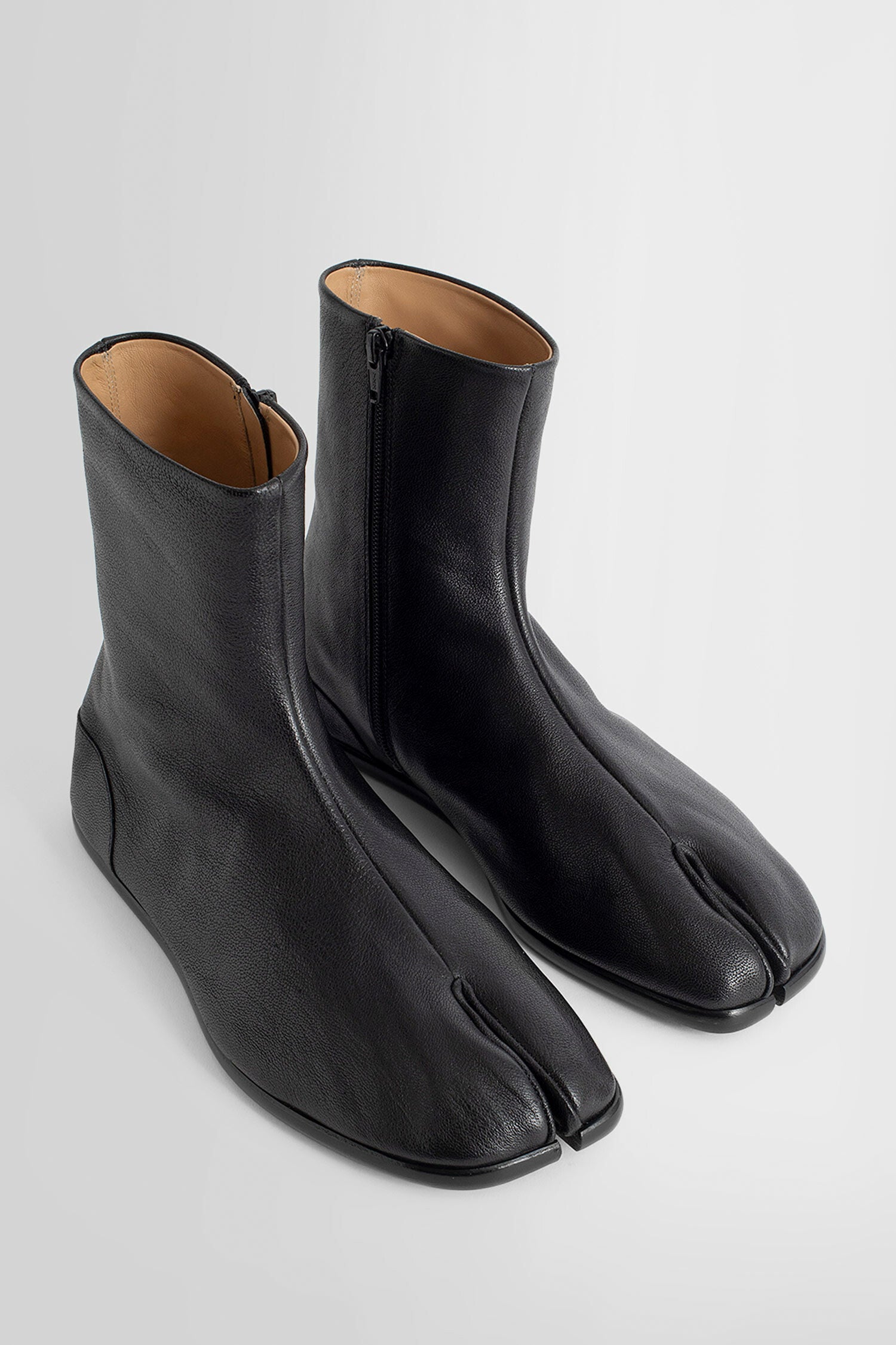 MAISON MARGIELA MAN BLACK BOOTS