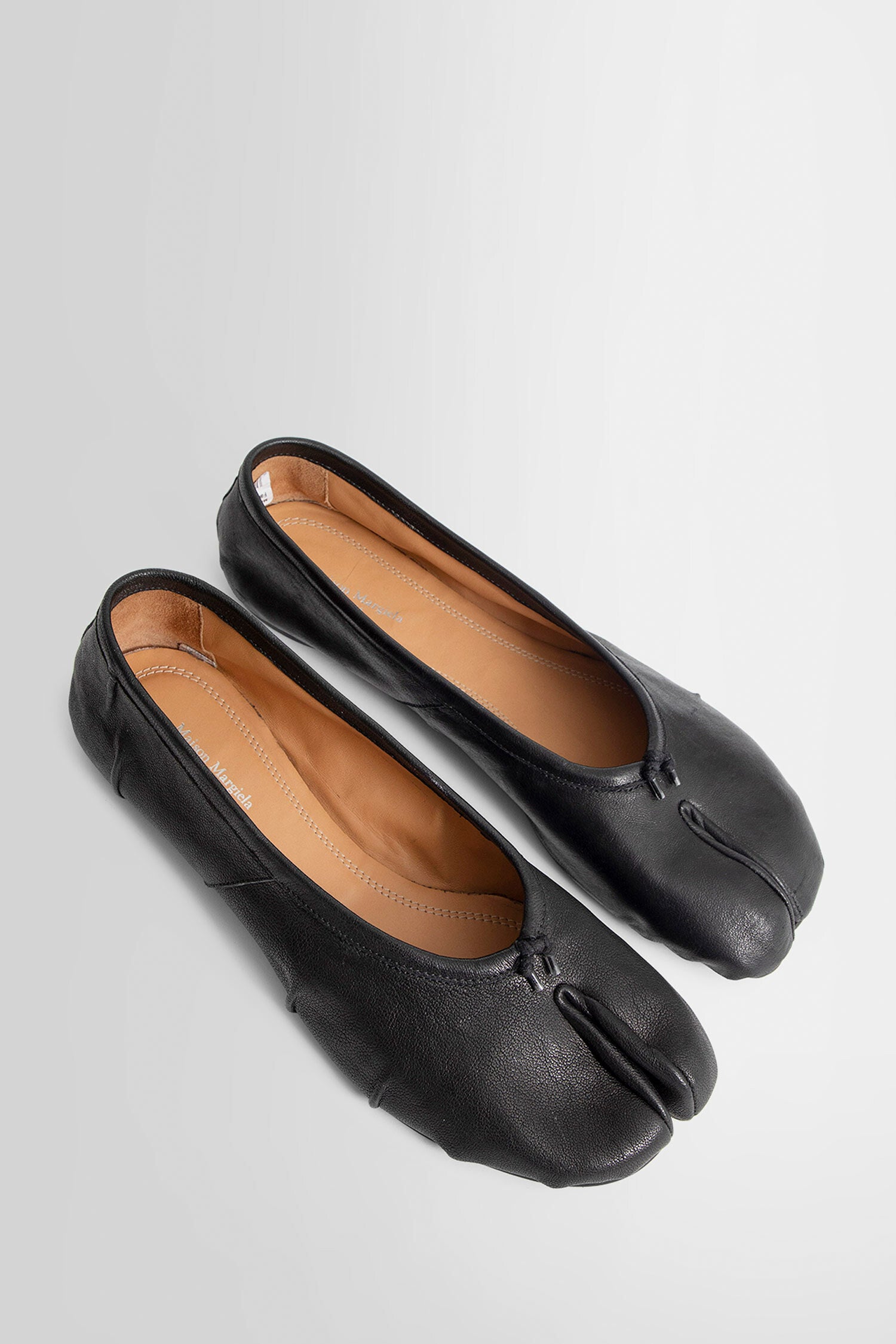 MAISON MARGIELA WOMAN BLACK FLATS