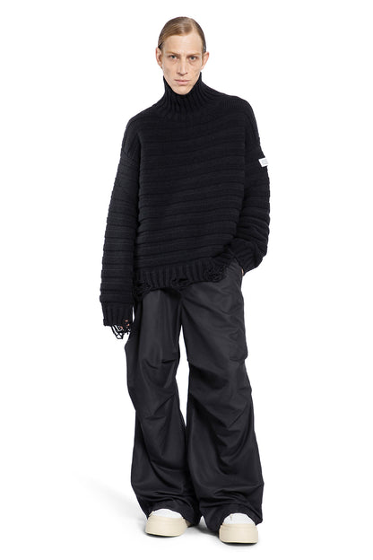 MM6 MAISON MARGIELA MAN BLACK KNITWEAR