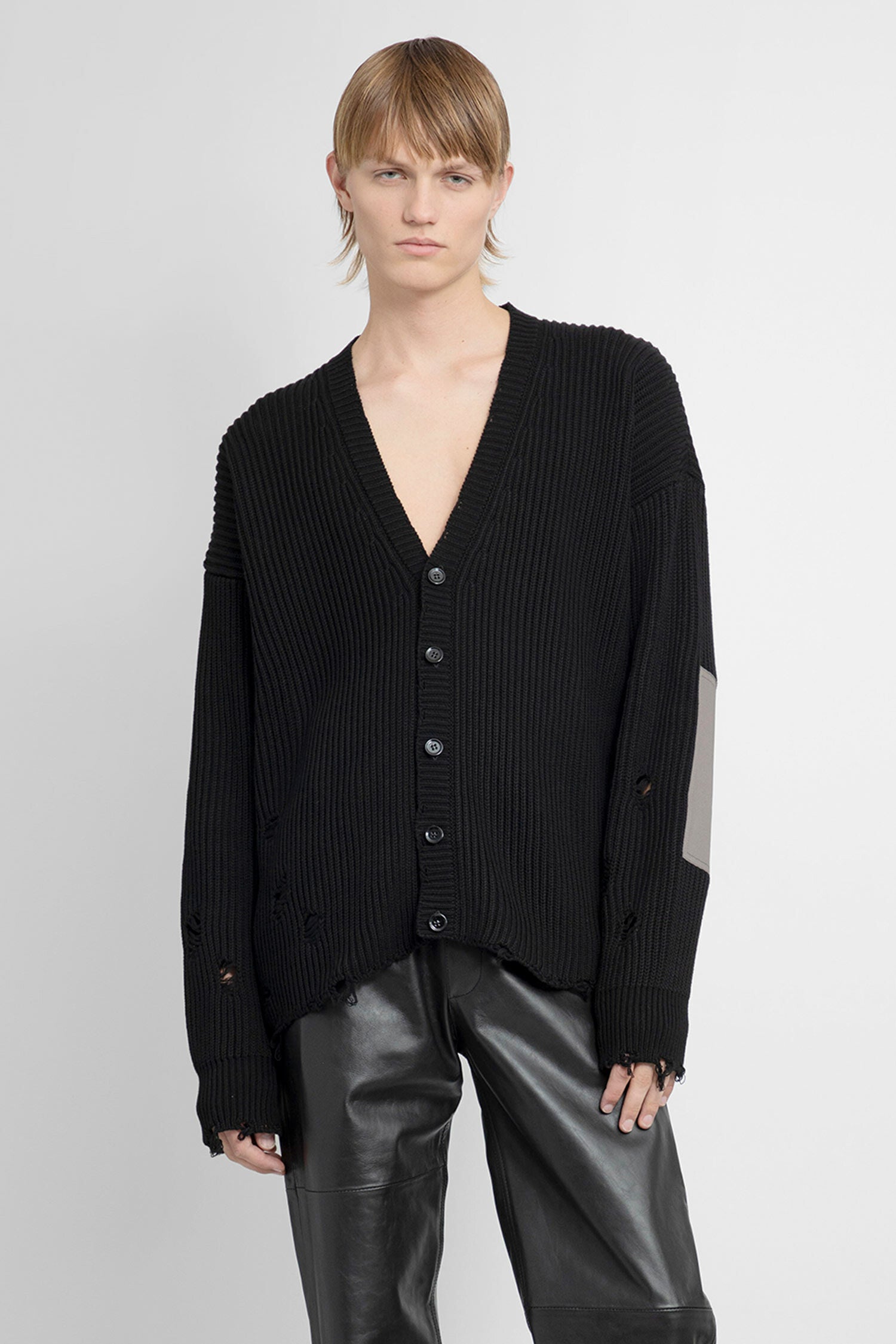 MM6 MAISON MARGIELA MAN BLACK KNITWEAR