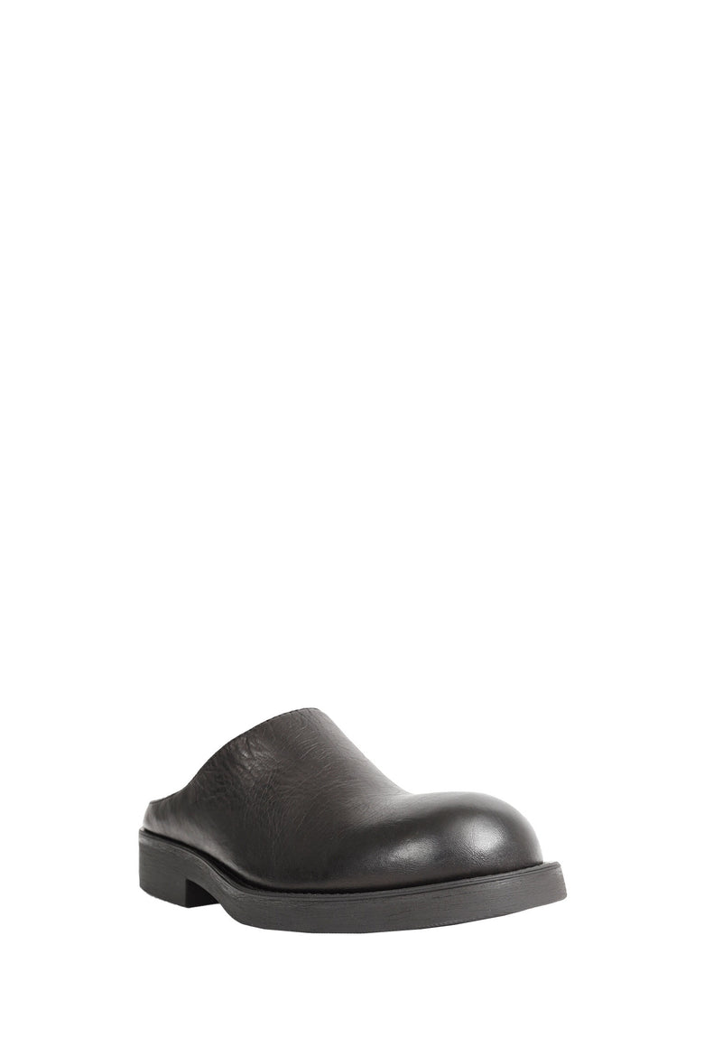 
              MM6 MAISON MARGIELA Leather Slippers man
            