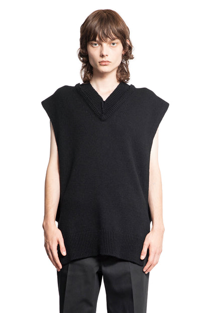 MAISON MARGIELA MAN BLACK KNITWEAR