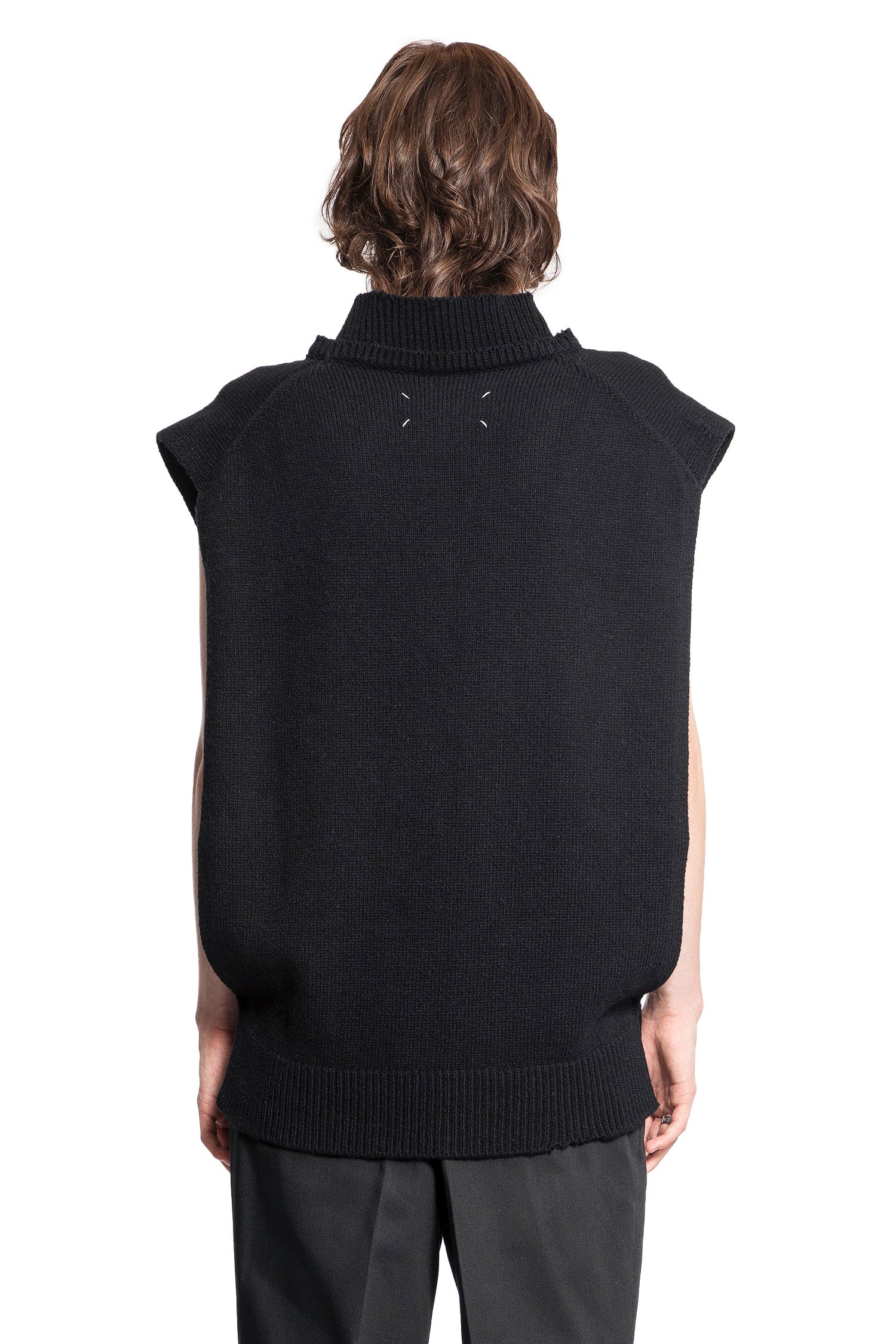 MAISON MARGIELA MAN BLACK KNITWEAR