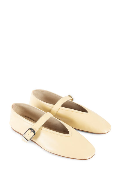 LE MONDE BERYL WOMAN YELLOW FLATS