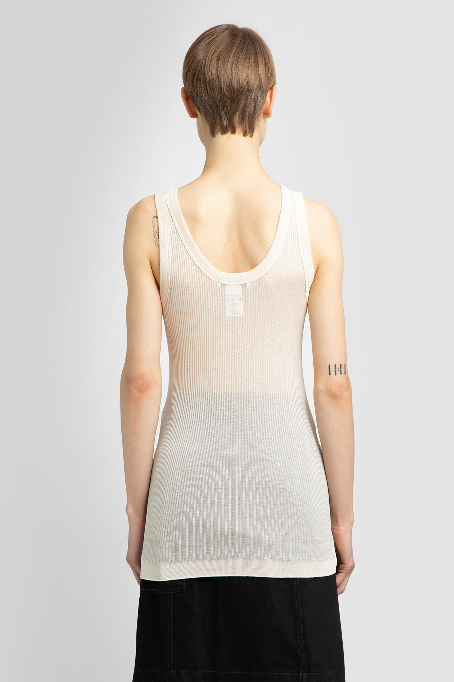 LEMAIRE WOMAN OFF-WHITE T-SHIRTS & TANK TOPS