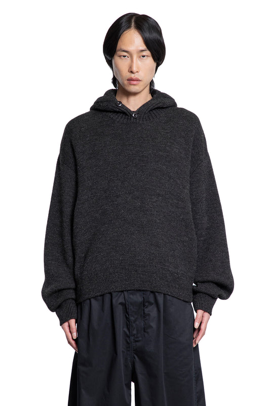 Maglione con cappuccio 