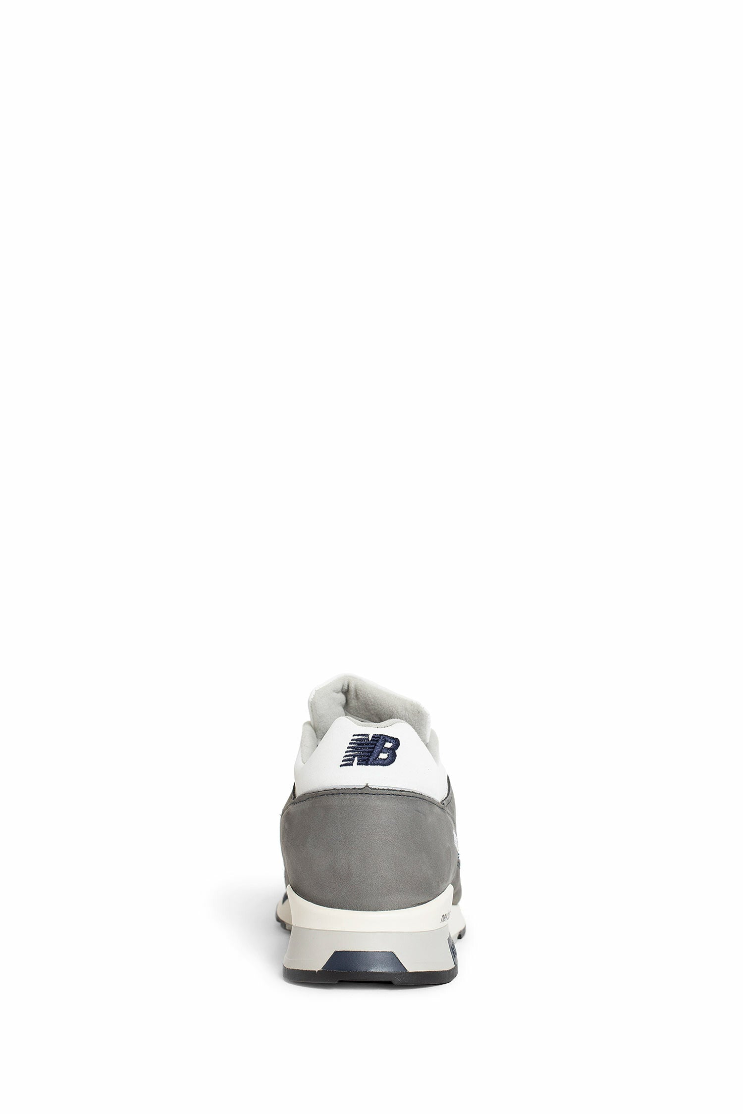 NEW BALANCE UNISEX GREY SNEAKERS