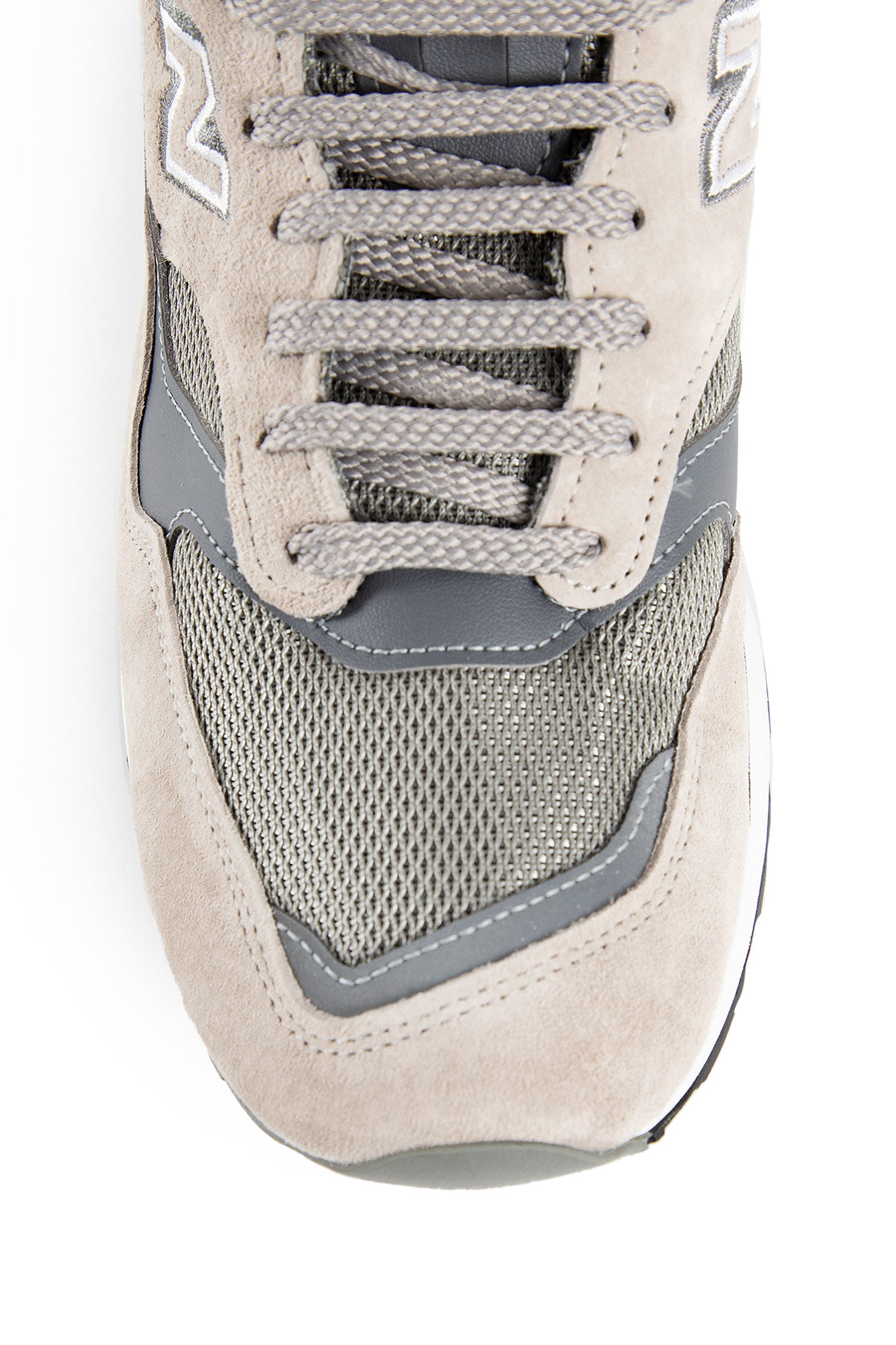 NEW BALANCE UNISEX GREY SNEAKERS