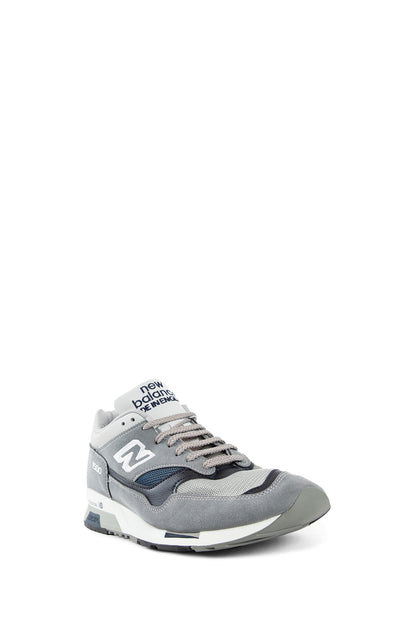 NEW BALANCE UNISEX GREY SNEAKERS