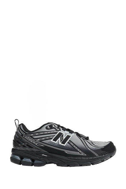 1906E Sneakers