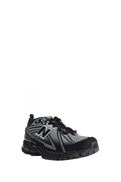 1906E Sneakers