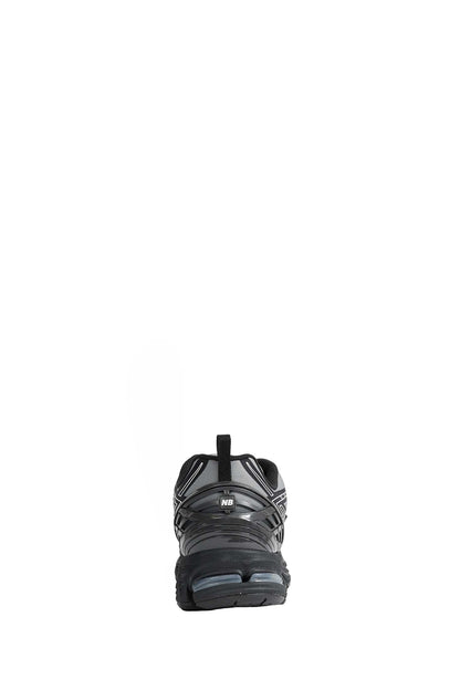 1906E Sneakers