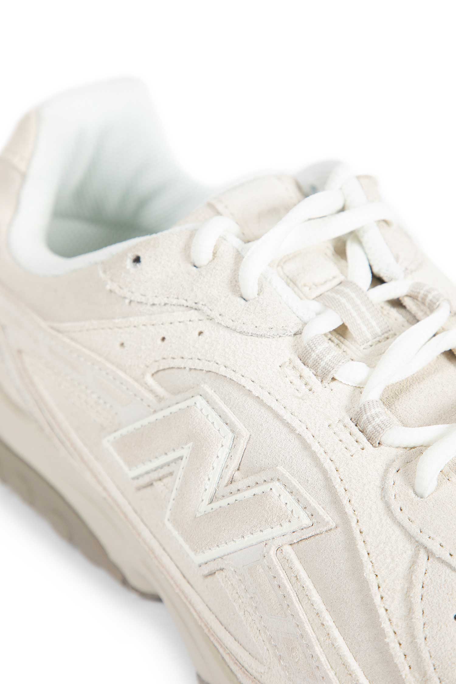 204L Sneakers