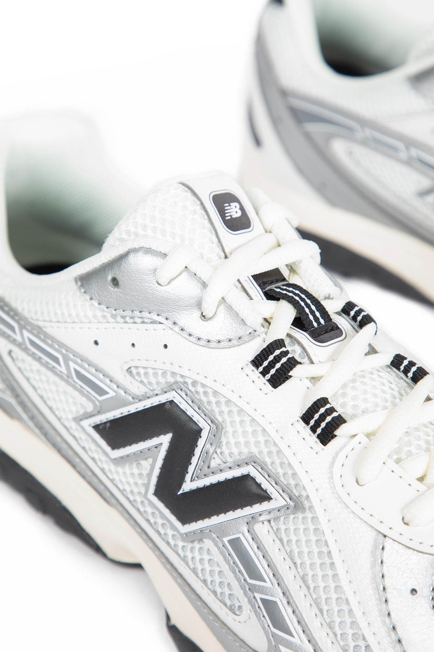204l Sneakers