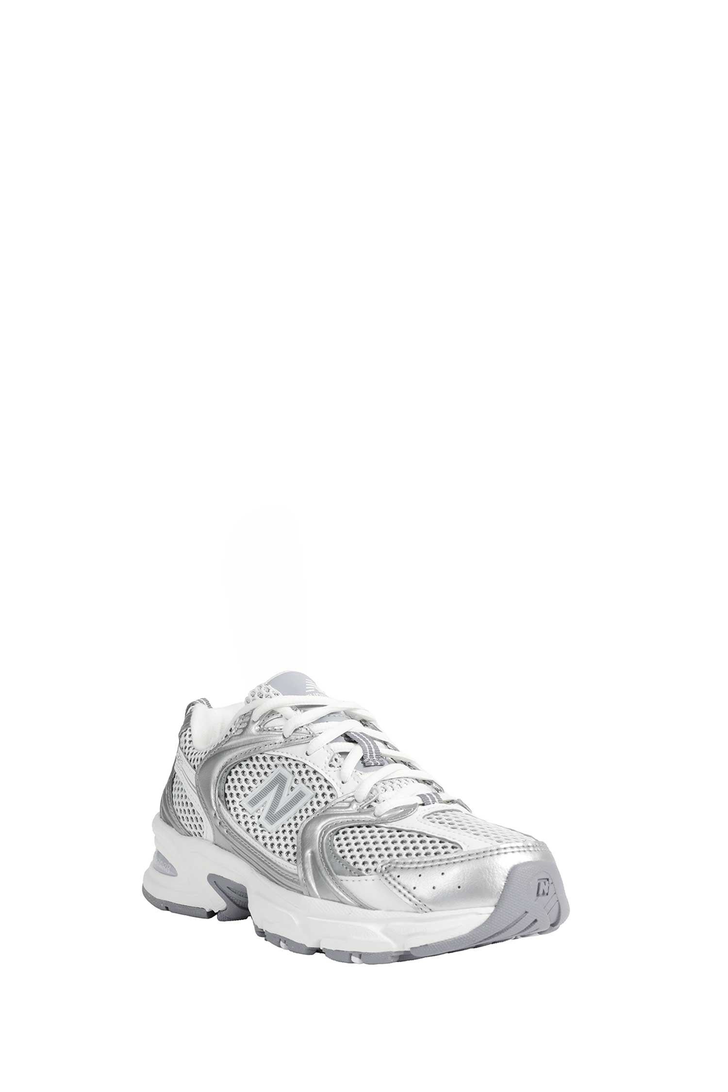 530 Sneakers
