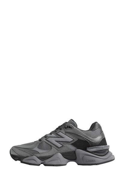 9060 Sneakers