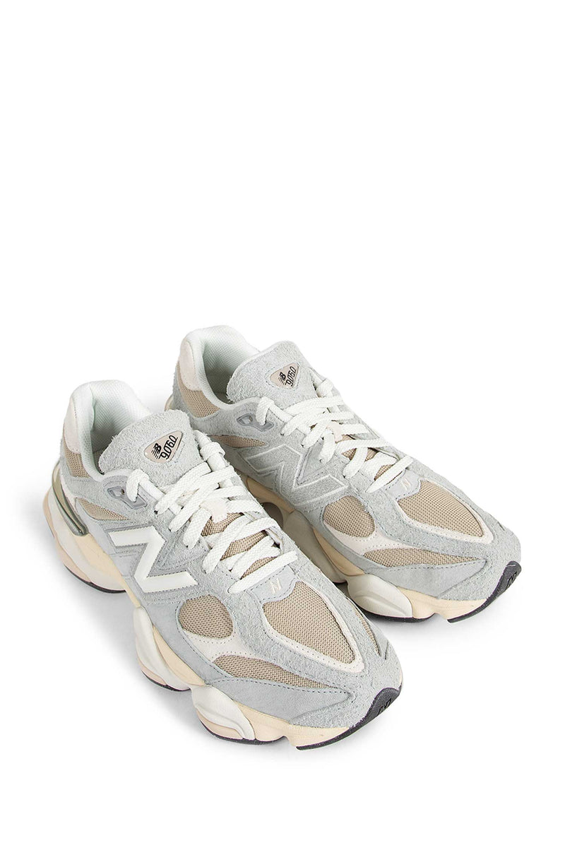 9060 Sneakers