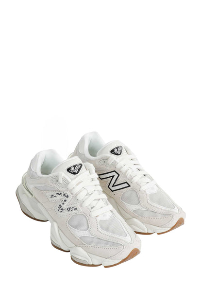 9060 Sneakers