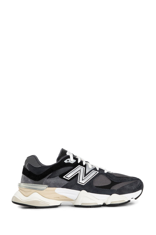 NEW BALANCE UNISEX BLACK SNEAKERS