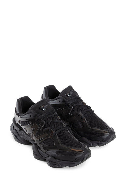 NEW BALANCE UNISEX BLACK SNEAKERS