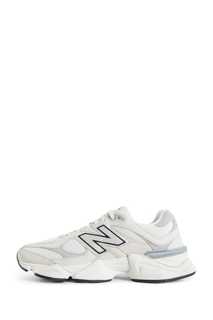 NEW BALANCE UNISEX WHITE SNEAKERS